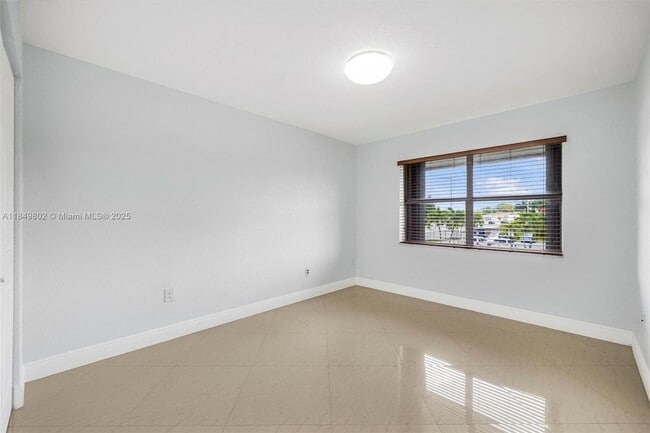 Building Photo - 10401 SW 108th Ave