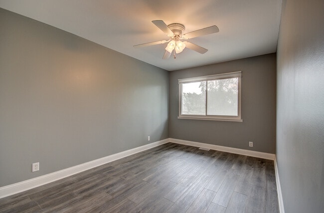 Building Photo - 2302 Carnation Dr