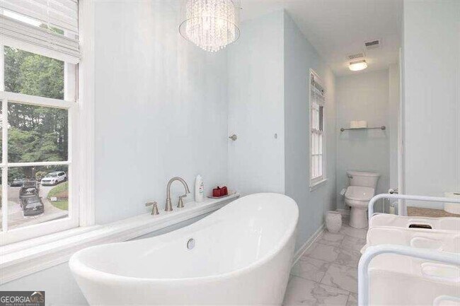 Building Photo - 160 Clipper Bay Dr