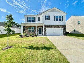 Building Photo - Spacious 5-Bedroom Haven With 3 Full Baths...