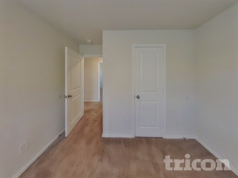 Building Photo - 13215 Winemaker Dr