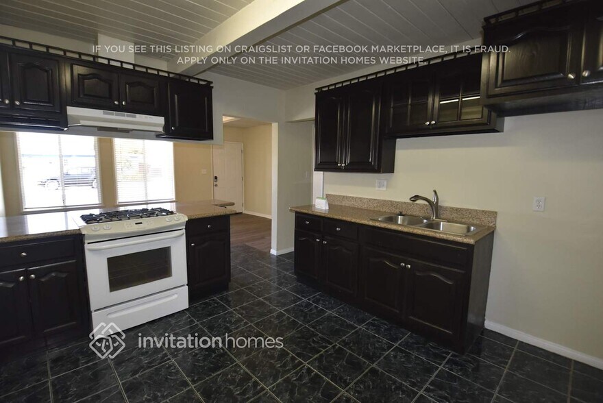Building Photo - 3618 W 145th St