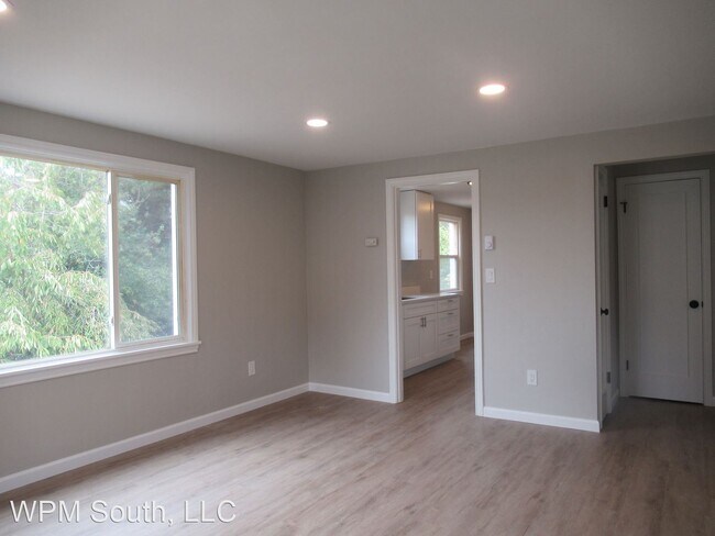 Building Photo - 2 br, 1 bath House - 435 Windsor Way NE