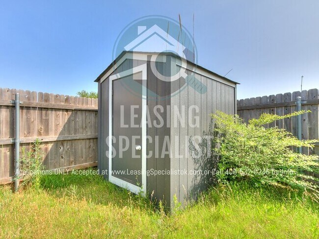 Building Photo - 2 Bed 2 Bath Garden Home in SW OKC's The R...