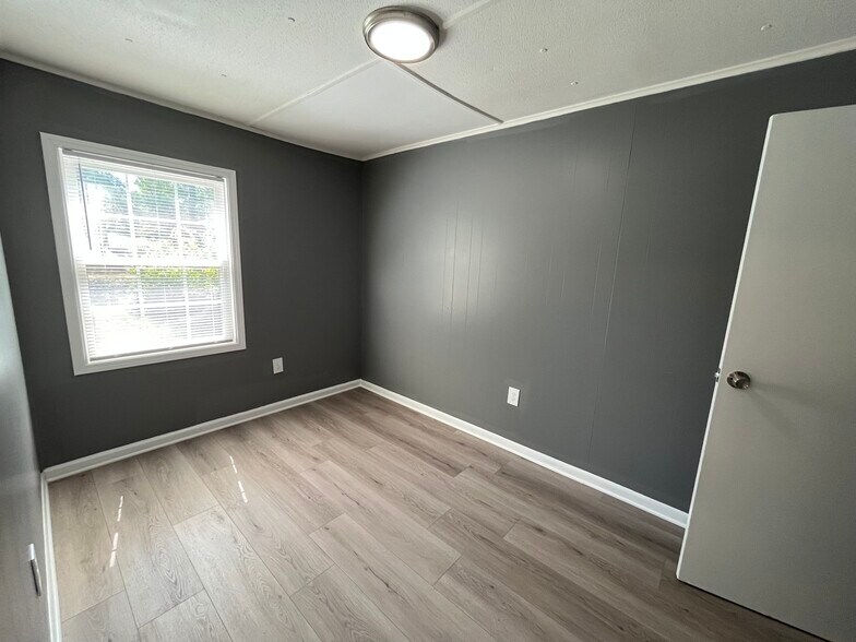 Building Photo - 3542 Windsor Cir