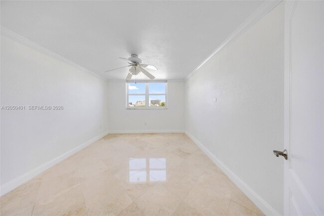 Building Photo - 720 Collins Ave