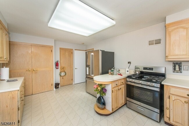 Building Photo - 123 Smull Ave