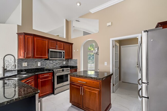 Building Photo - 2962 SW Coastal Terrace