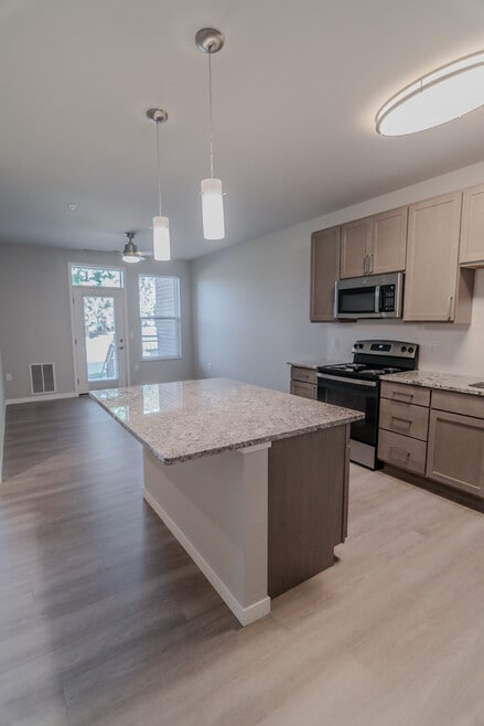 Building Photo - 601 @ University Park