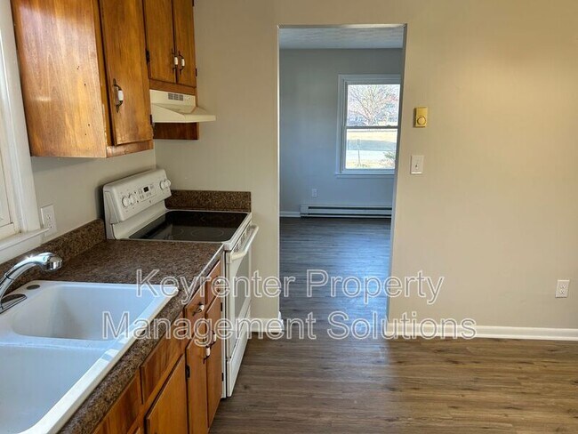 Building Photo - 26 Whiteoak Cir