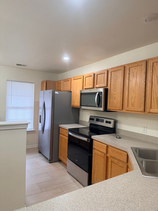 Building Photo - Welcome To the Townes Of Buckwalter