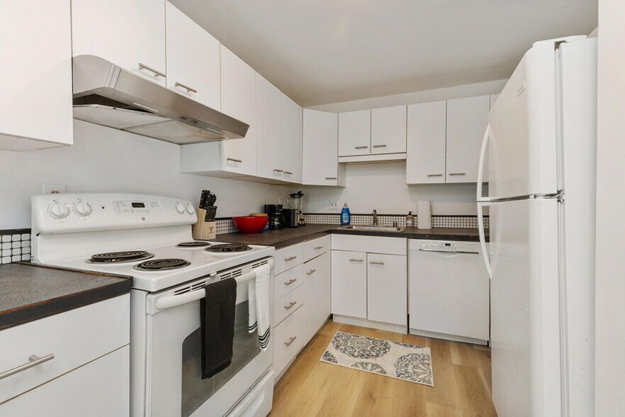 Building Photo - 15704 Ash Way
