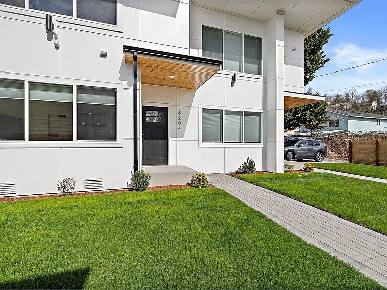 Building Photo - 6204 46th Ave S