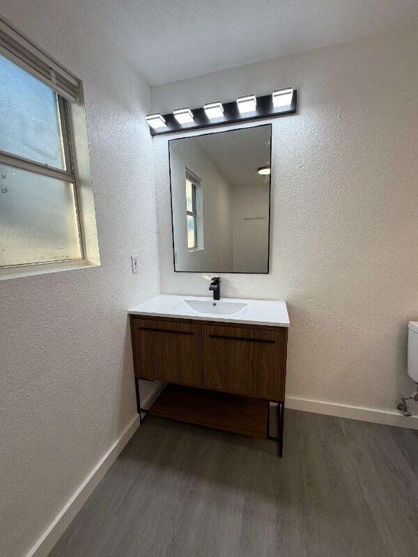 Building Photo - 1410 Ashwood Rd