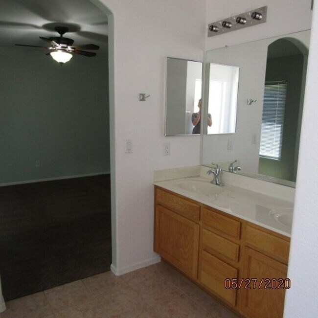 Building Photo - Single Story 3 bedroom Home in Great Location