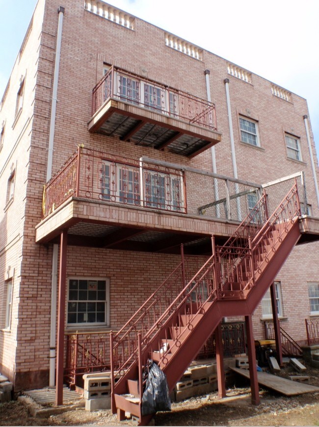Primary Photo - 41-15 39th Pl