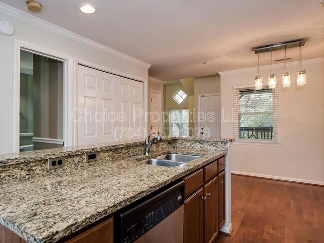 Building Photo - 424 Mather Green Ave