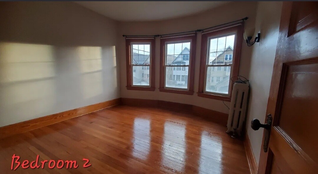 Building Photo - 425 Bird Ave