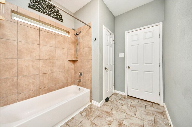 Building Photo - 2662 Magnolia Fair Way