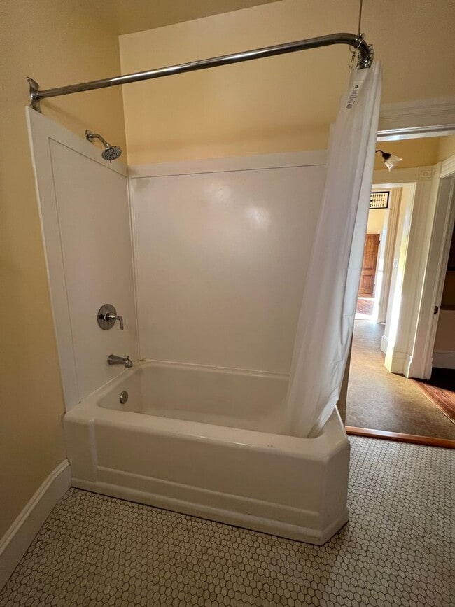 Building Photo - 110 Richardson