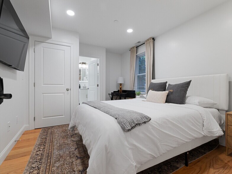 Building Photo - 1 Central Sq