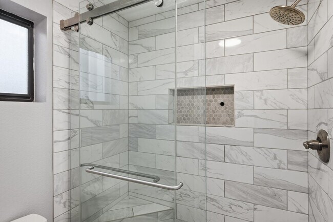 Building Photo - 5531 E Elena Ave