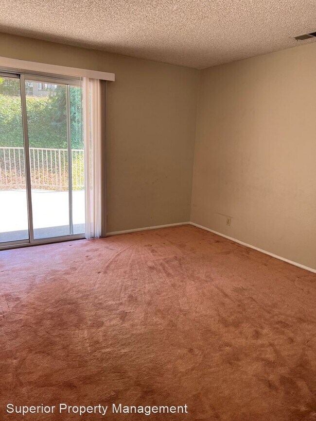 Building Photo - 4 br, 3 bath House - 910 High Country Dr.