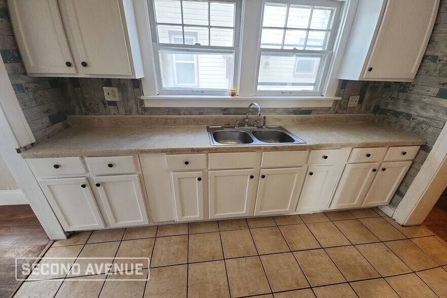 Building Photo - 3870 Lee Heights Blvd