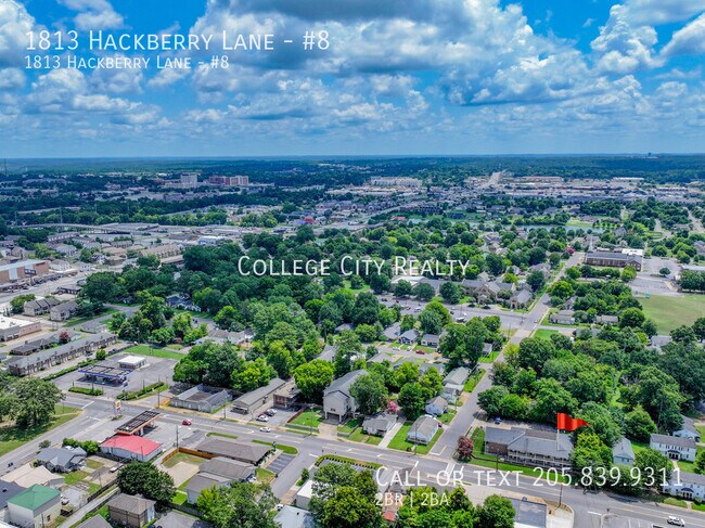 Building Photo - 1813 Hackberry Ln