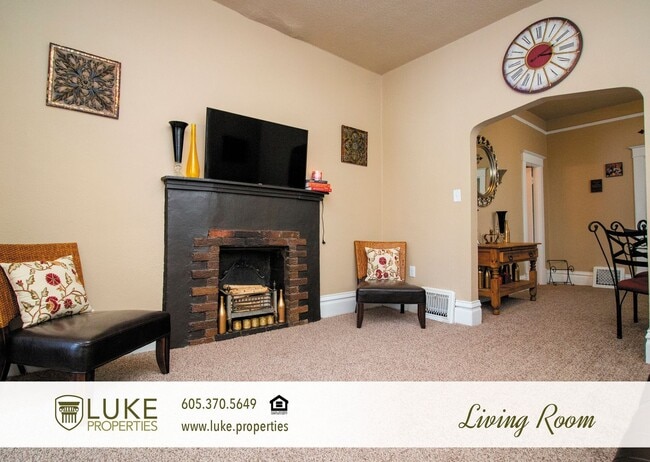 Building Photo - 803 S Main Ave