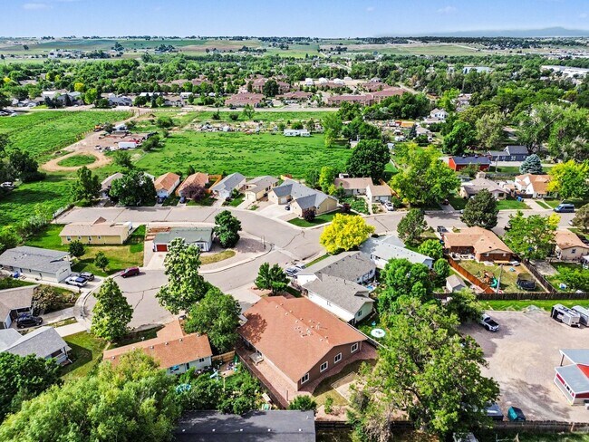 Building Photo - 3 Bedroom 1 bath Duplex available in Loveland