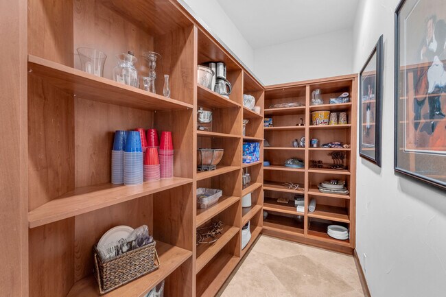 Building Photo - 83054 S Bay Dr