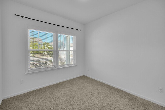 Building Photo - 1224 Maxwell Ct