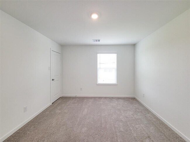 Building Photo - 21627 Royal Jett Dr