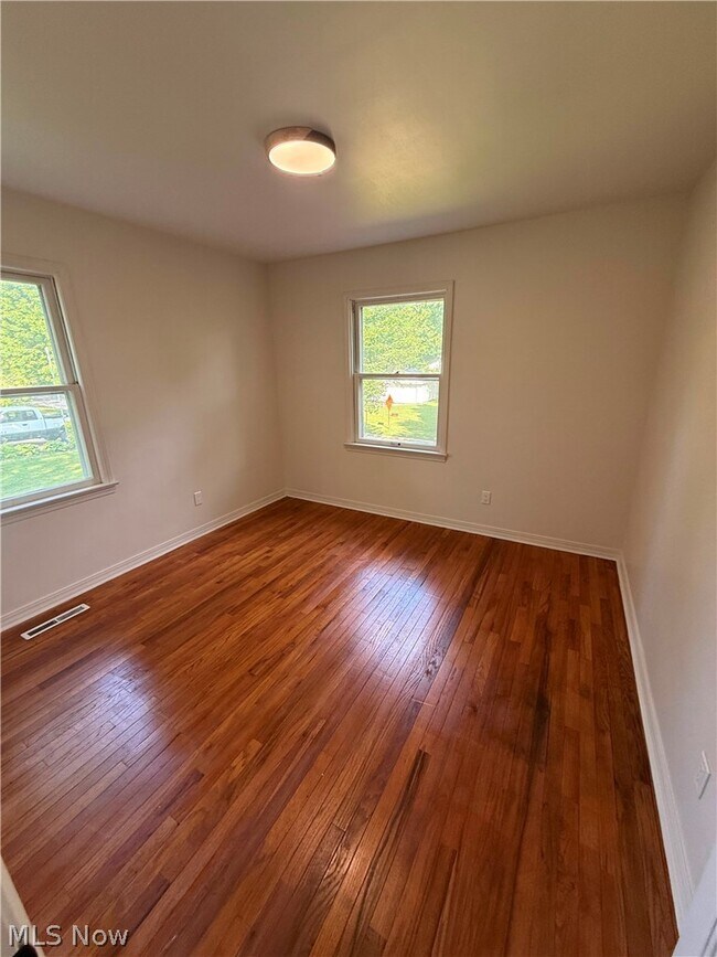 Building Photo - 6939 Highland Dr