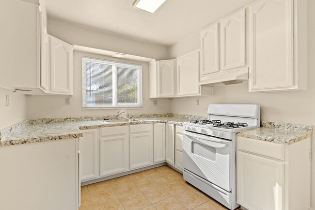 Building Photo - Renovated 3 Bd House in San Lorenzo Village w/ Large Yard Near Schools