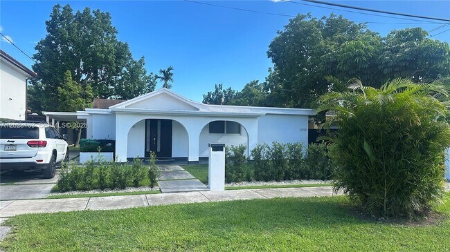 Building Photo - 4290 SW 9th St