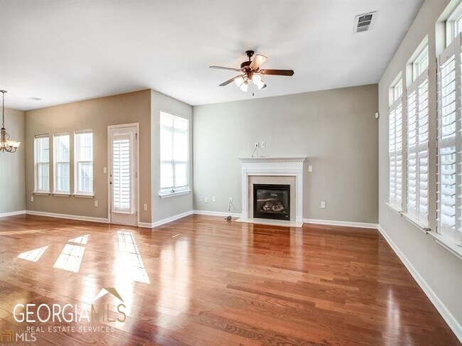 Building Photo - 54 Medallion Park