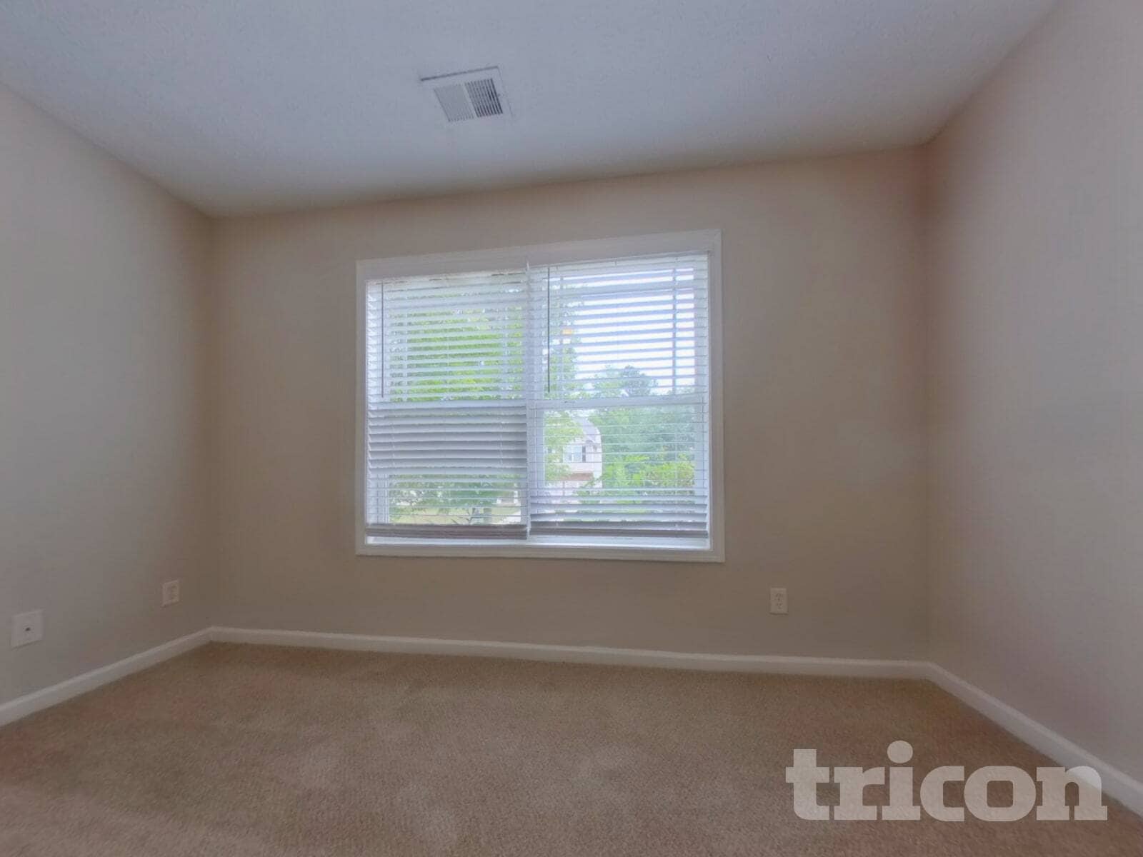 Building Photo - 611 Hemlock Ct