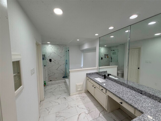 Building Photo - 2644 Hadley Cir