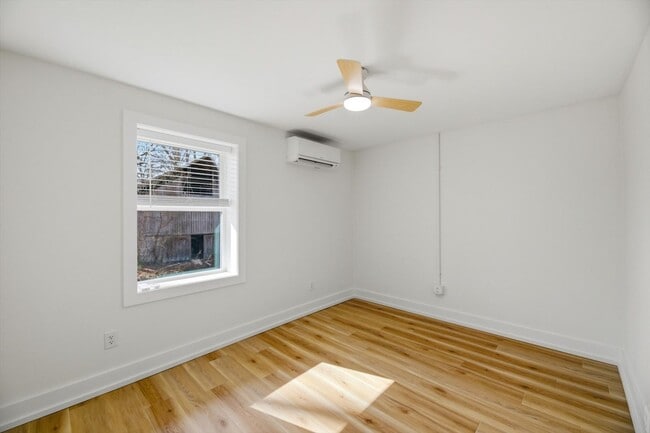 Building Photo - 2113 W Madison Ave