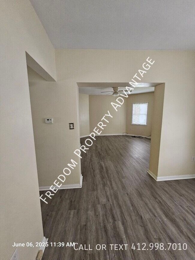 Building Photo - 130 Hall Ave