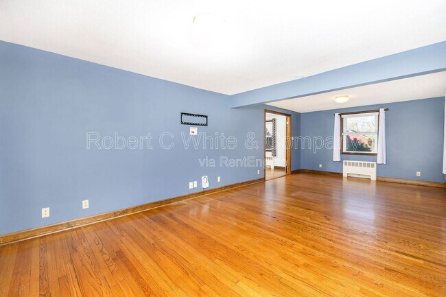 Building Photo - 42 Valley View Ln