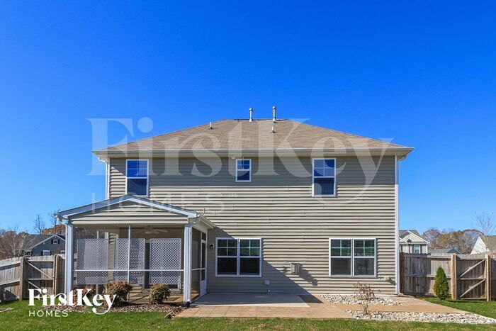 Building Photo - 707 Traveller Dr