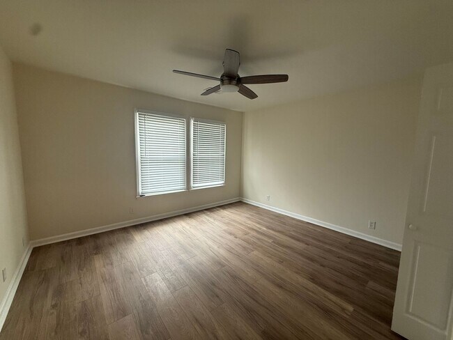 Building Photo - 2135 Acklen Ave