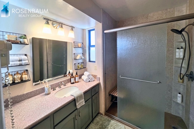 Building Photo - Hilltop 3-beds, 2-baths retreat with Mountain Views in Prescott Country Club!