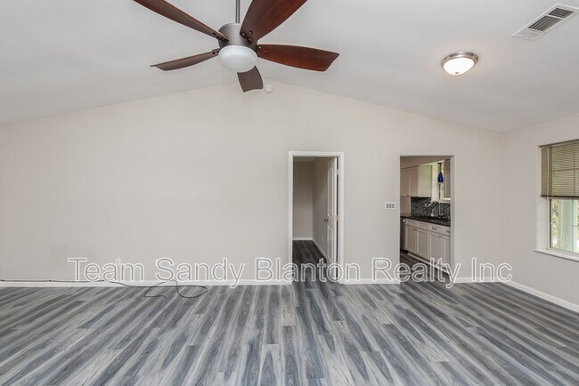 Building Photo - 2217 N 61st Ave