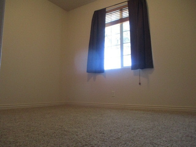 Building Photo - 3 Bedroom 2 bath Single Level - Single Family Home