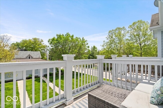 Building Photo - 2405 N Park Ave