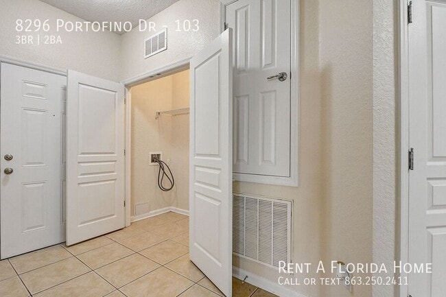 Building Photo - 8296 Portofino Dr